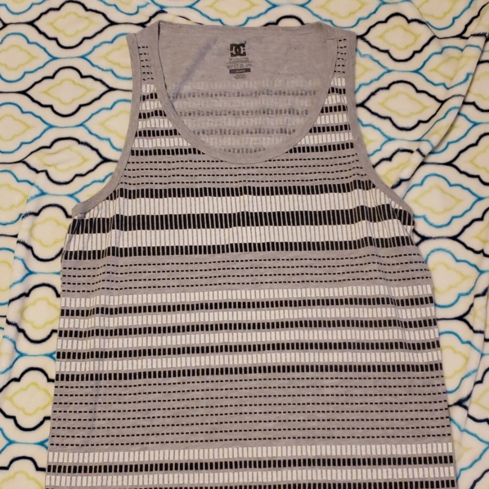 DC clothing gray and white tank top